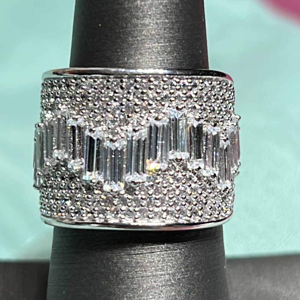 Bella Luce ring - Picture 2 of 8